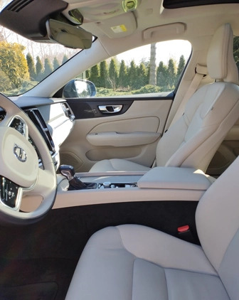 Volvo V60 Cross Country cena 149700 przebieg: 26000, rok produkcji 2021 z Margonin małe 277